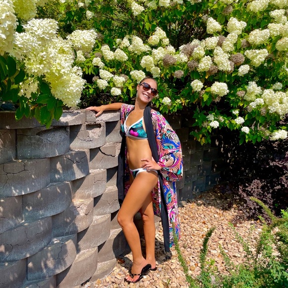 Posher ~ Camille @camisclothesout w/Cami’s Closet - Picture 6 of 8